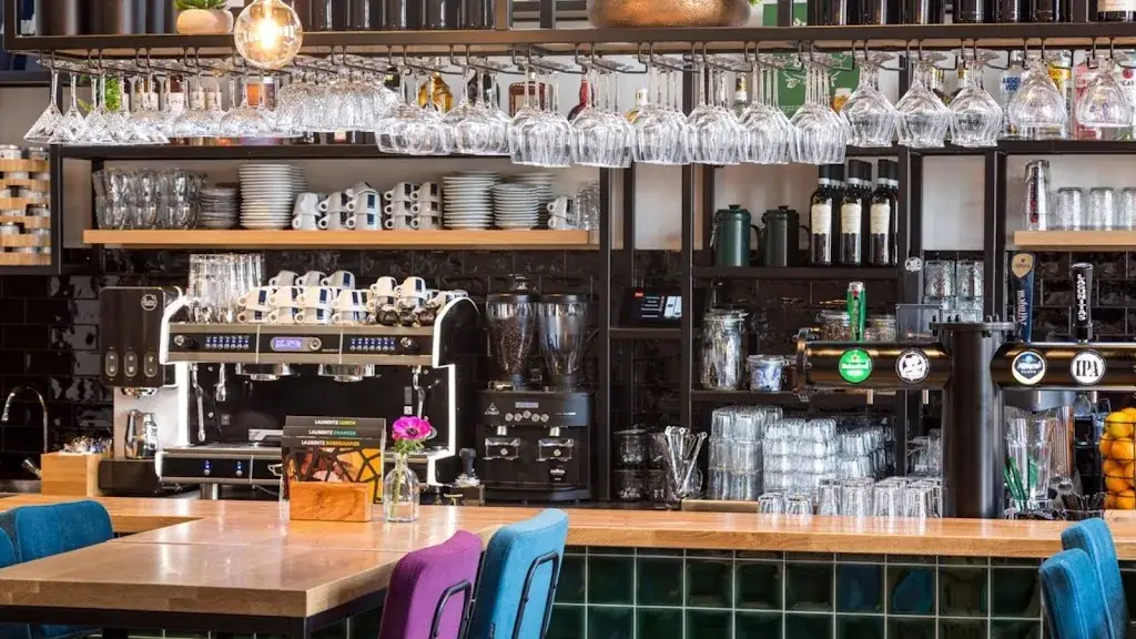 LAURENTZ UIT&ETEN restaurant in Heemskerk