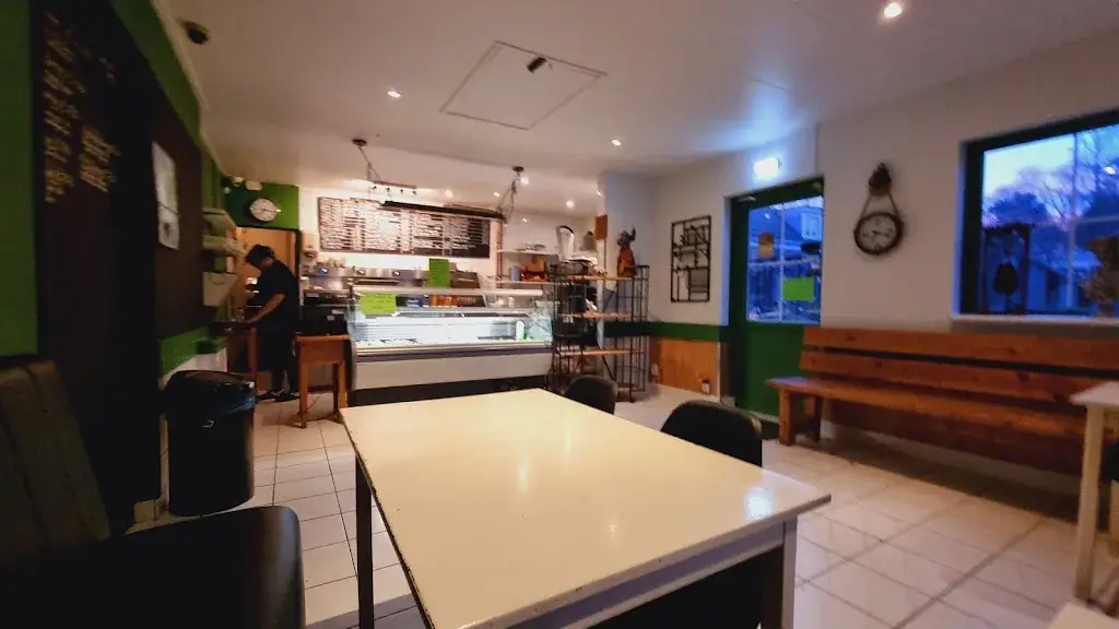 Eba Turan_Snackbar Het Witte Huis_Hoogwoud_Bewertung