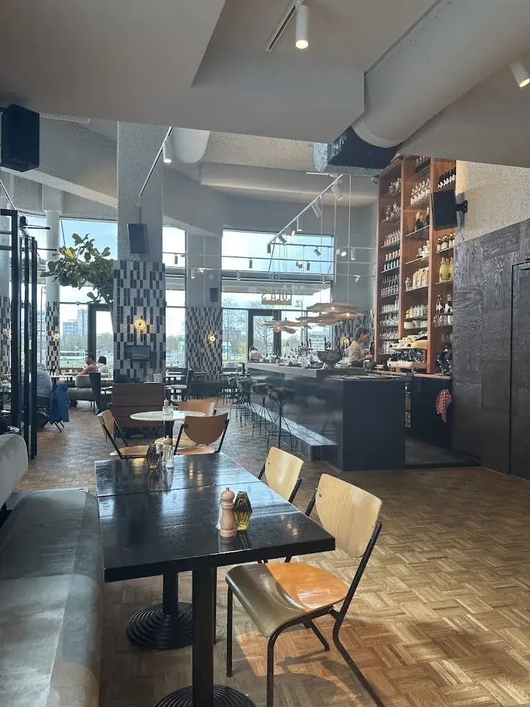 Veysi Çakır_Lola's_Diemen_recensione