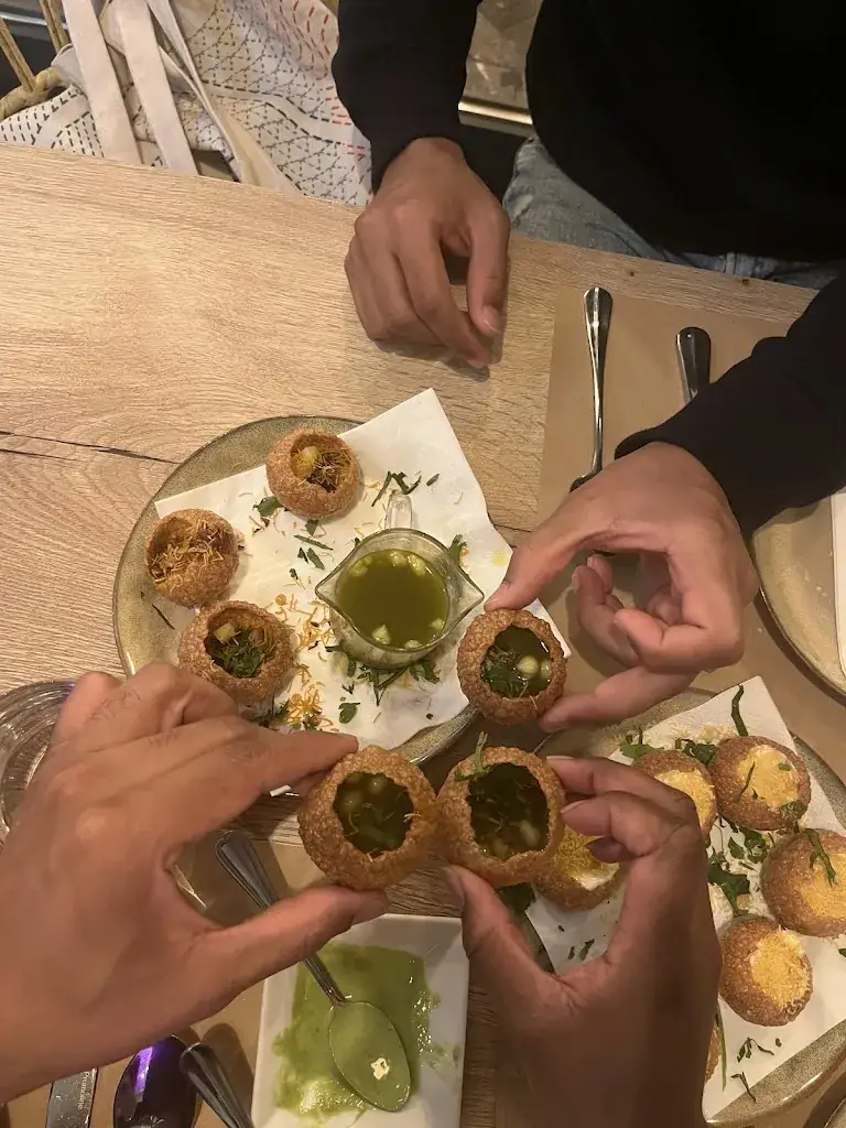 Ryan_Delhi-cious_Diemen_review