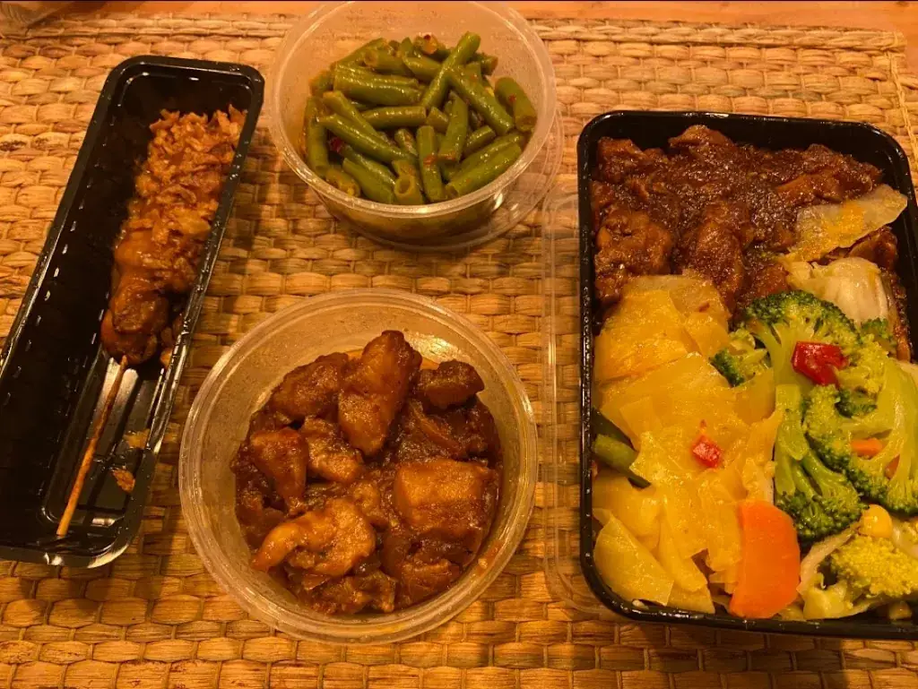 amina a_Jakarta House_Diemen_review