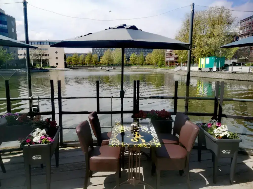 Sham Oost_Amsterdam_slider_image_1