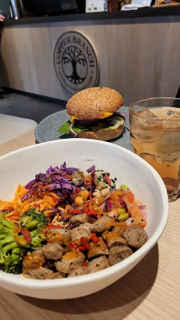 Nguyen Tuan_Copper Branch_Almere_review