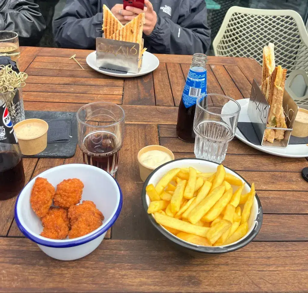 Aaron Schumacher_Beach Pavillion Paal Zes_Julianadorp_review