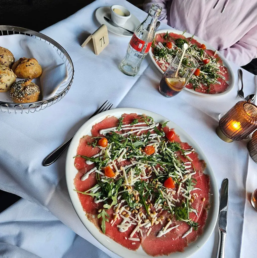 Naomi van Groen_Hotel Restaurant Volendam_Volendam_review