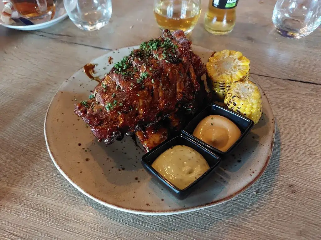 F. Nobels_Grand Café Staal_IJmuiden_review