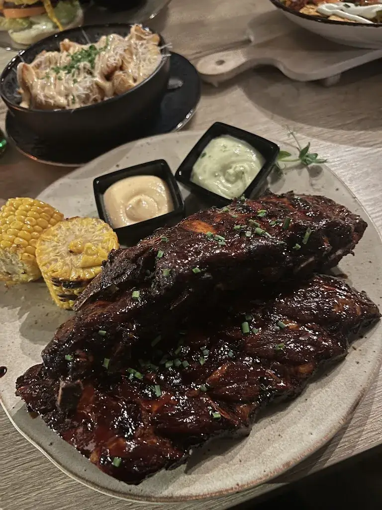 Lena S_Grand Café Staal_IJmuiden_review