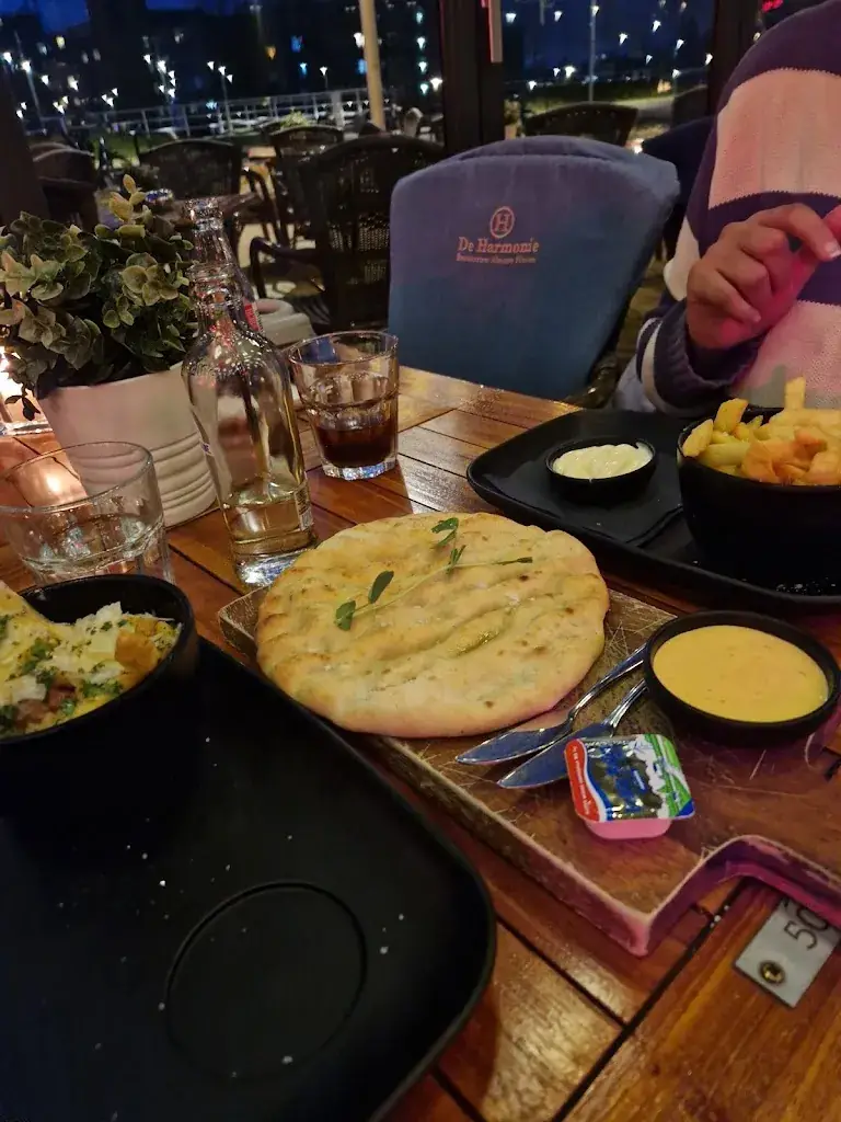 Meinke Fisscher_De Harmonie_Almere_review