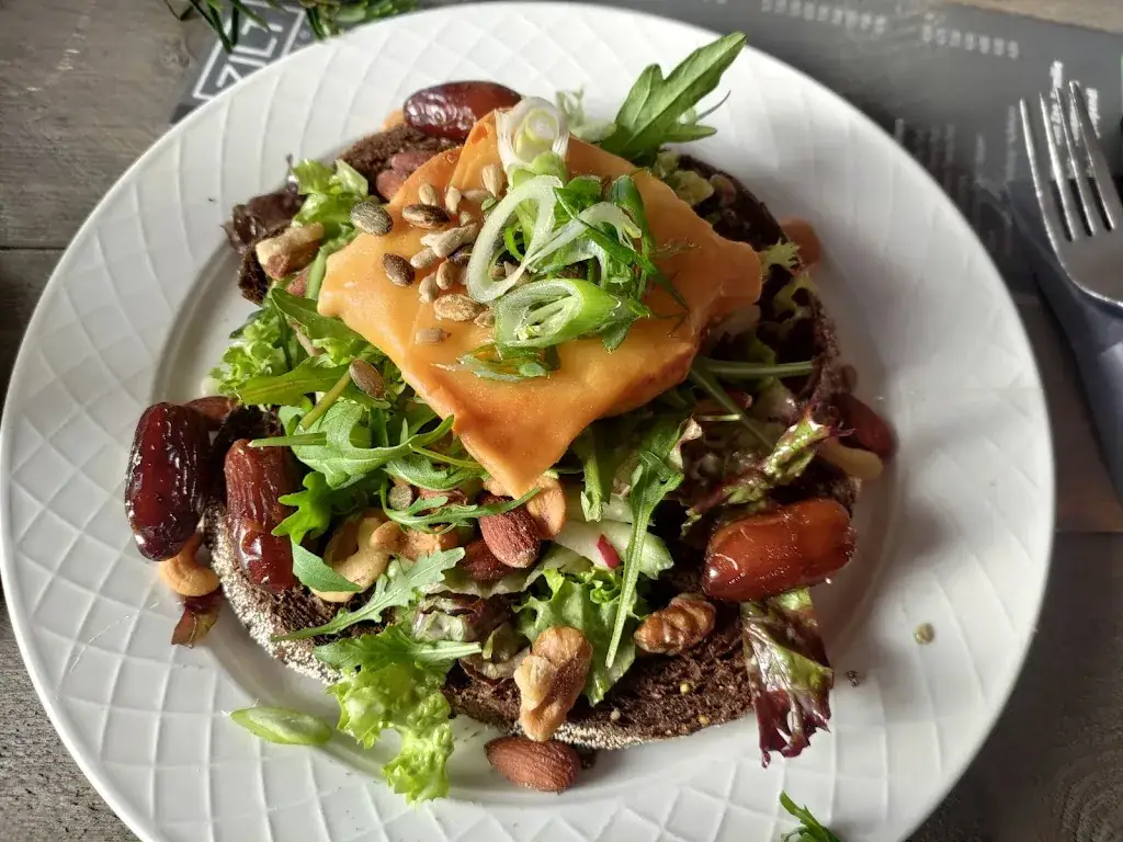 Elizabeth Sirkova_Zilt aan Zee_IJmuiden_review