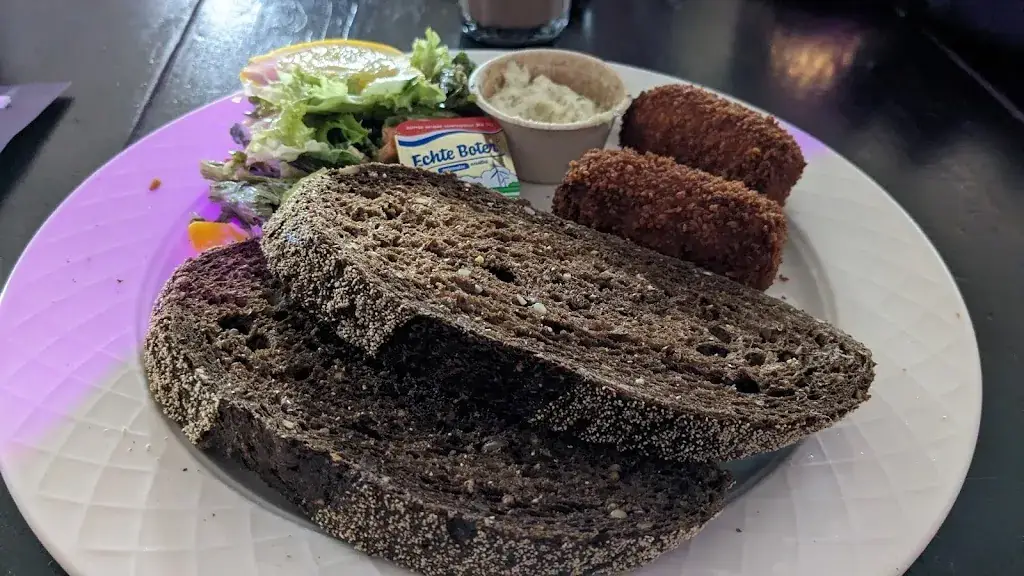 Bob van Velzen_Zilt aan Zee_IJmuiden_review