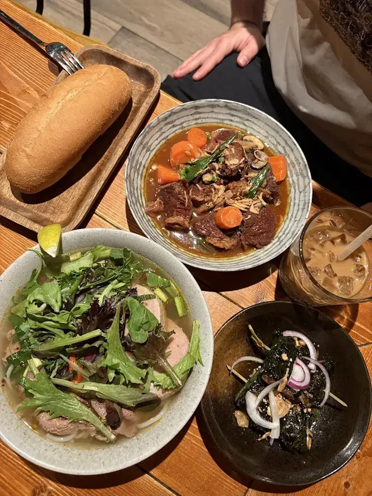 Ly Phuong Nguyen_Ninh Binh Hilversum_Hilversum_reseña