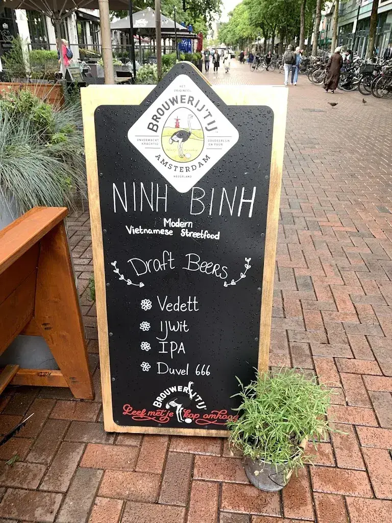 Maria Angela_Ninh Binh Hilversum_Hilversum_reseña