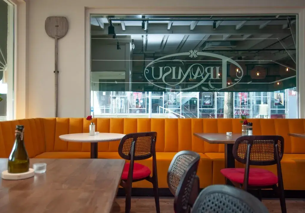 Tiramisu | IJS | Lunch & Diner | Cucina Italiana Restaurant in Hilversum