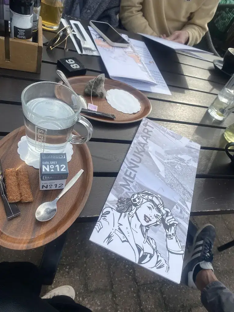 J L (JL)_Restaurant Vliegveld Hilversum_Hilversum_review