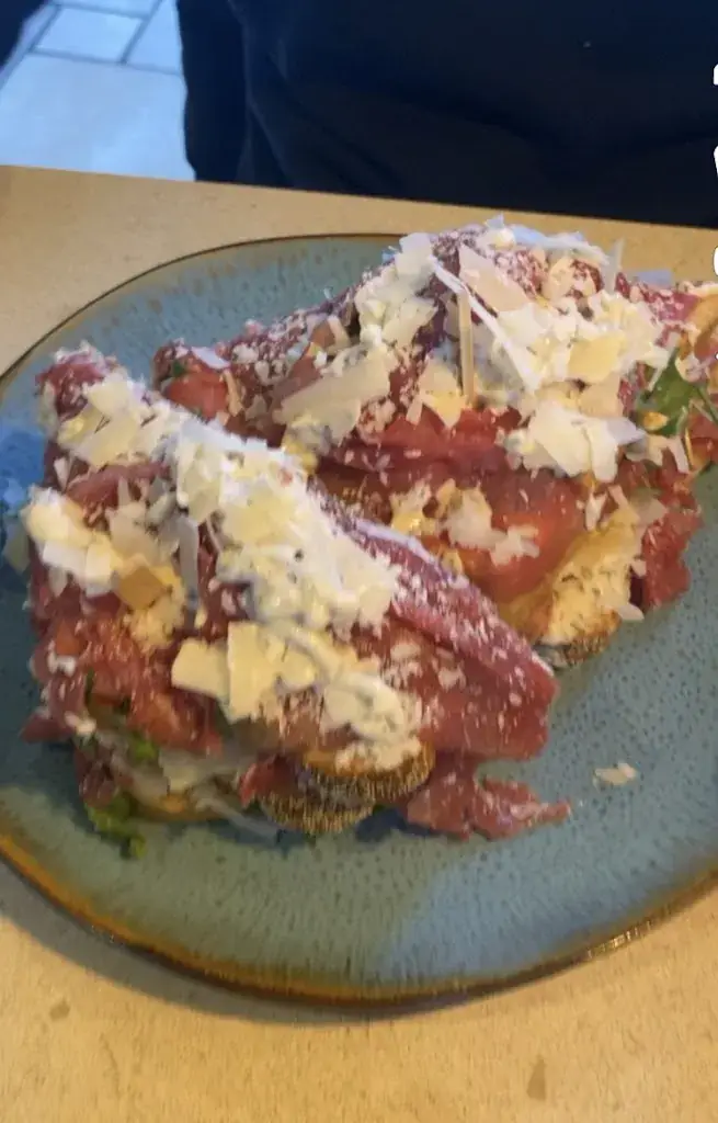 Maayke Schouten_By Bolke Landsmeer_Landsmeer_review