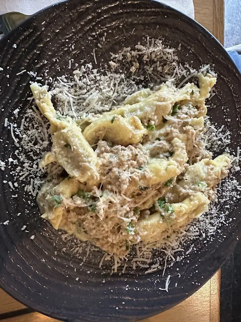 YN Nguyen_Bloem op IJburg_Amsterdam_recensione