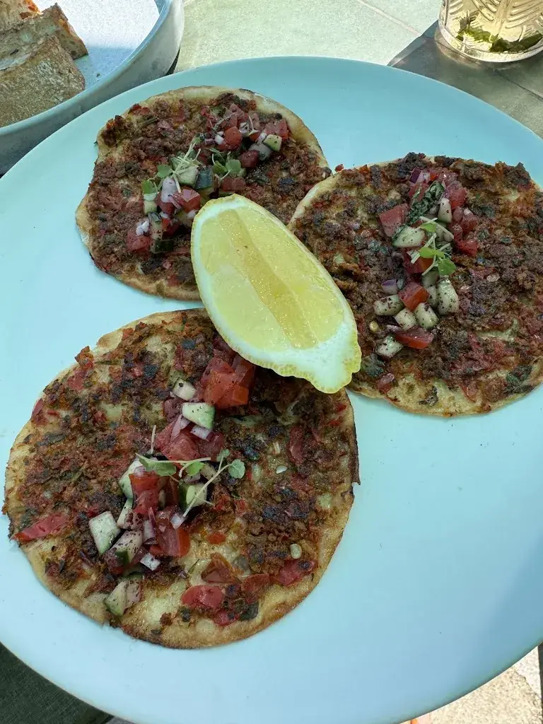 Elif İmamoğlu_Cavern_Amsterdam_recensione