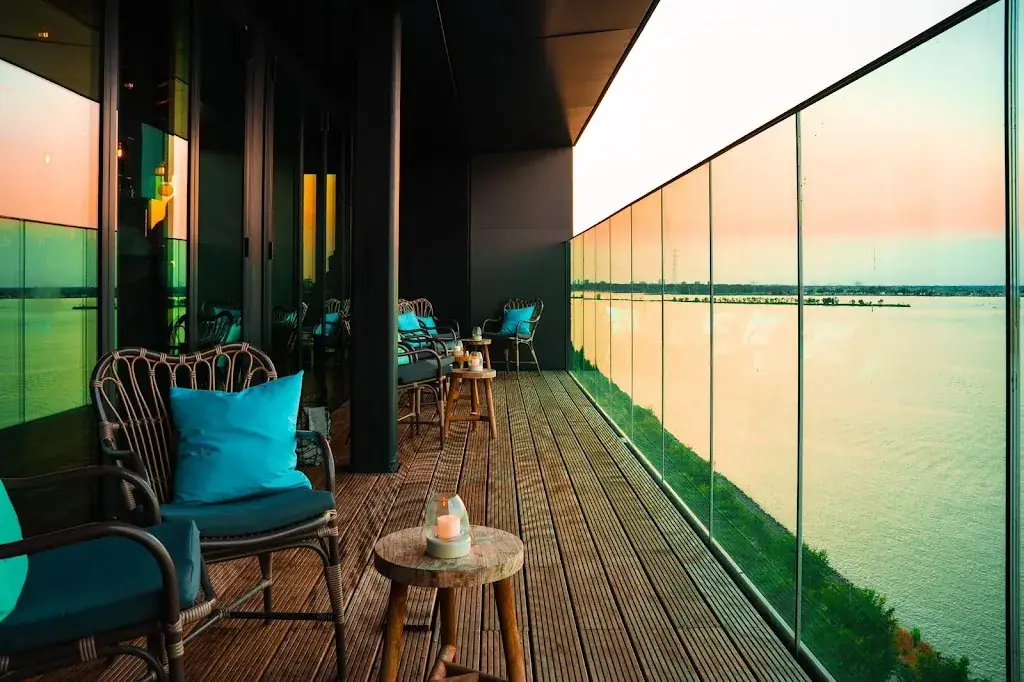 Sky Bar Amsterdam restaurant in Amsterdam