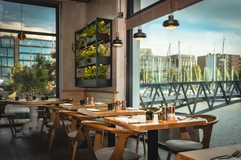 Restaurant FIVE_Amsterdam_slider_image_1