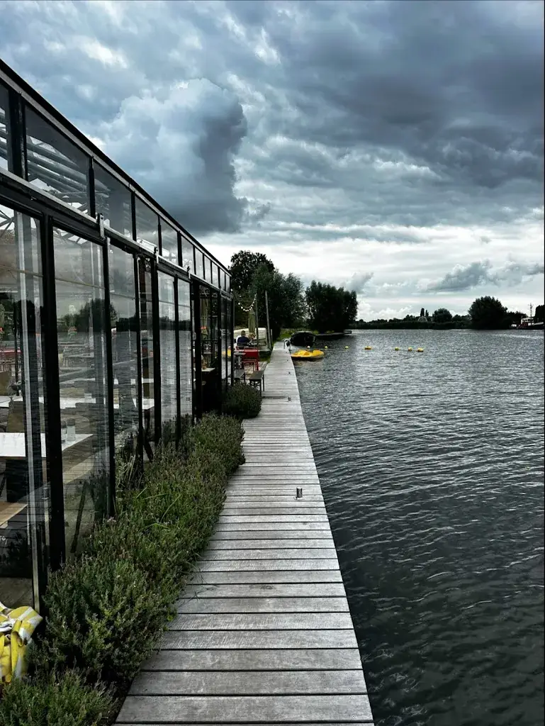 André_Op ‘t eiland_Berg_review