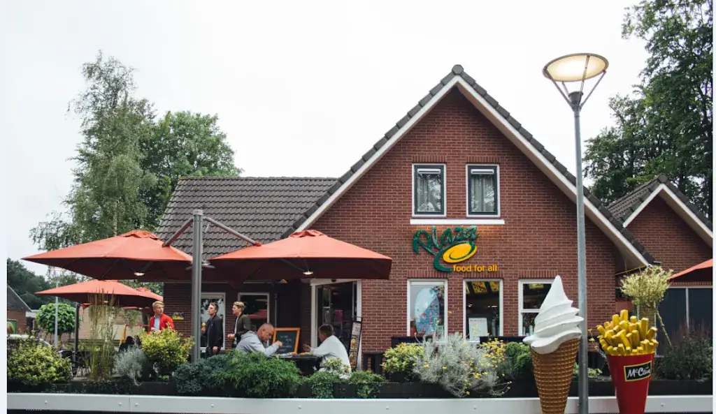 Plaza de Kolk_Bakkeveen_slider_image_3