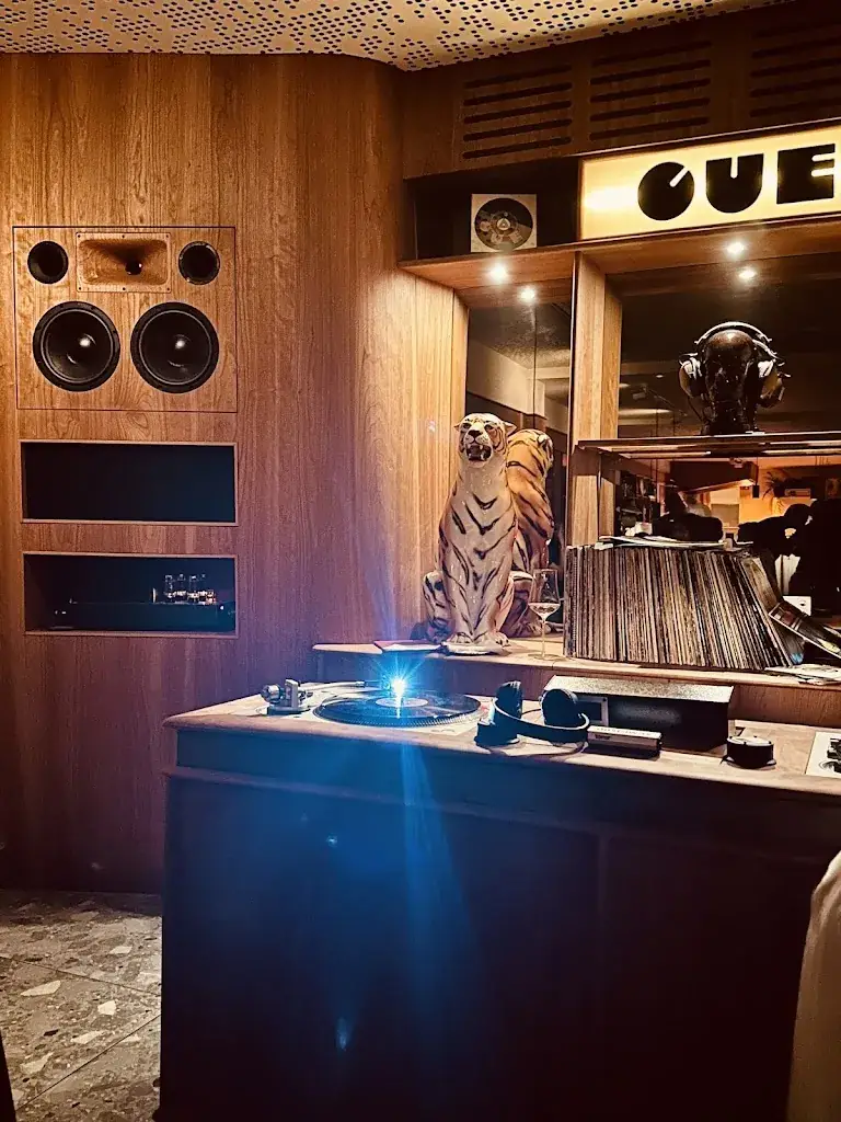 CUE- Bar Restaurant Amsterdam_Amsterdam_slider_image_3