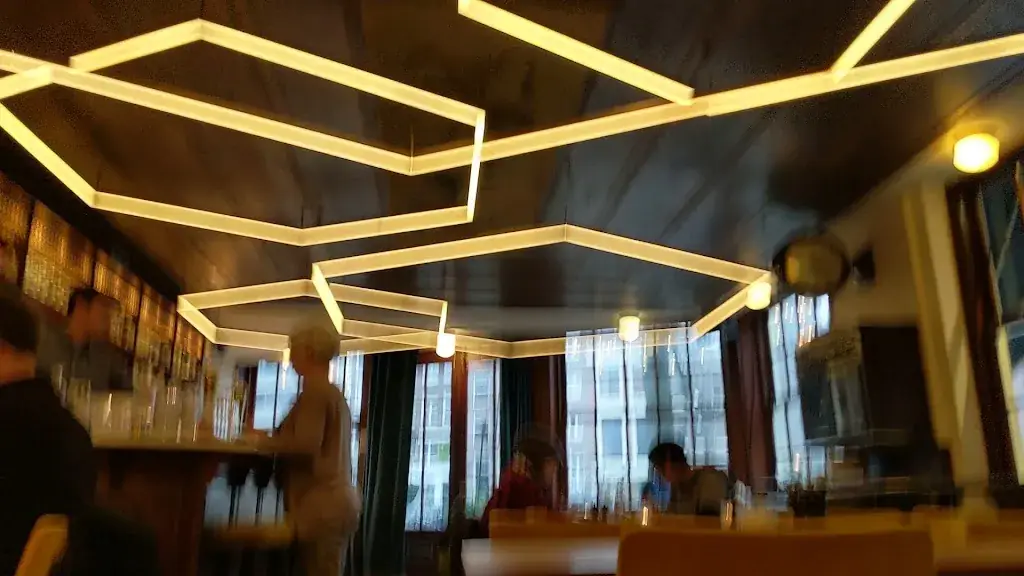 Venus & Adonis_Amsterdam_slider_image_2