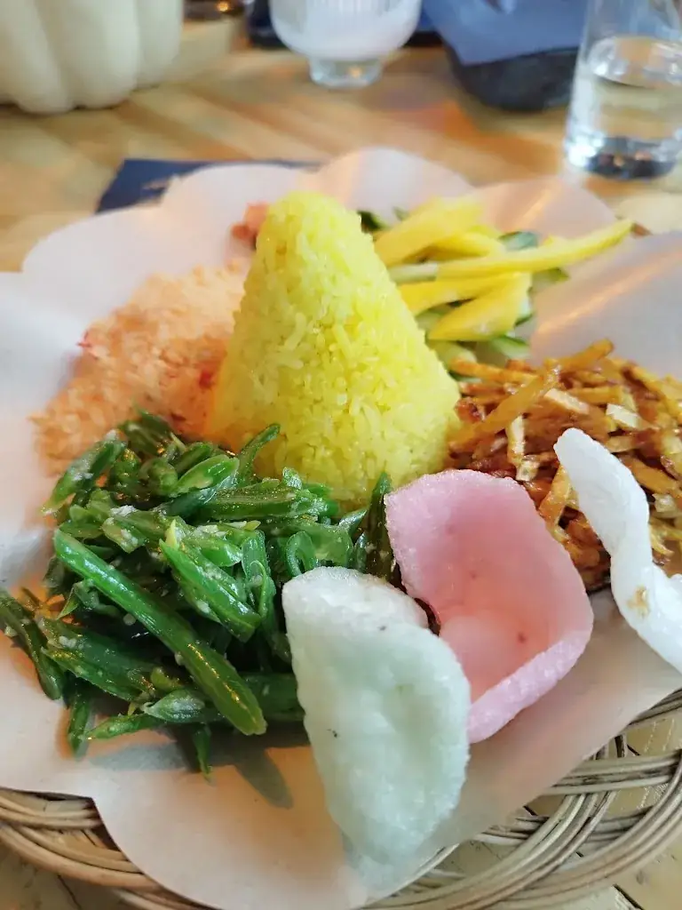 Linda Bogaert_Kanu Foodbar_Huizen_review