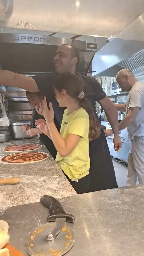 Simona Tulejova_Pizzeria Mama Mia_Huizen_review