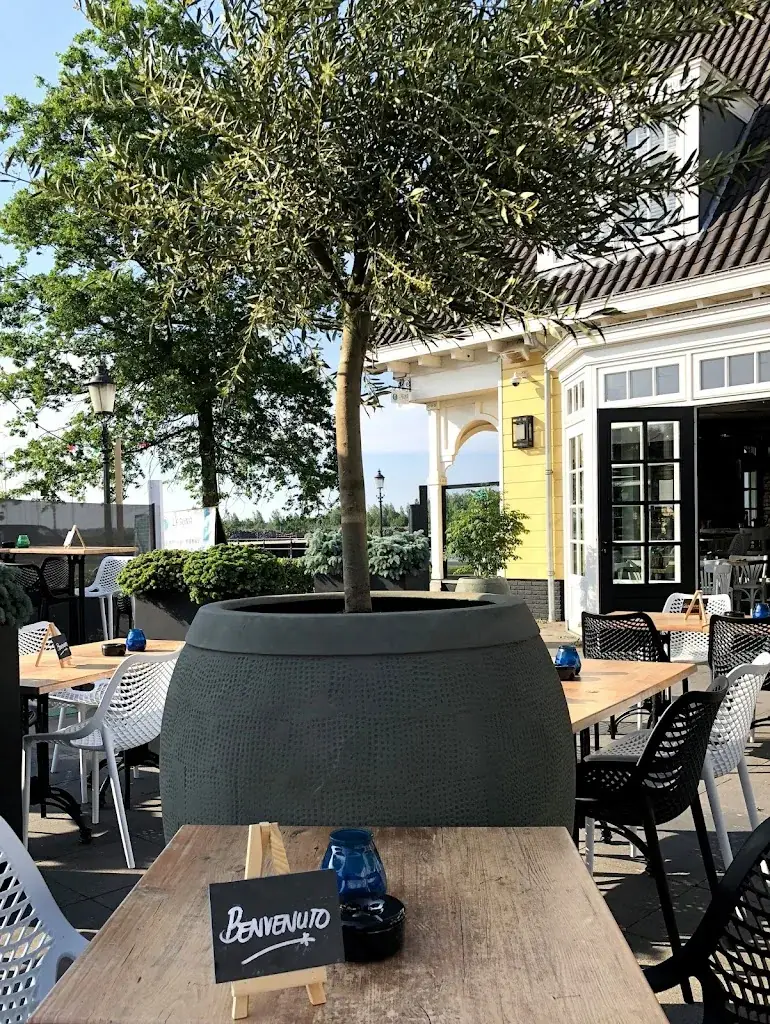 Laguna restaurante en Huizen