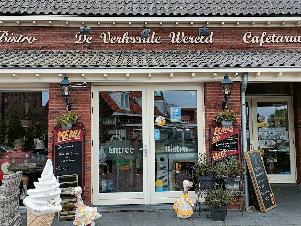 De Verkeerde Wereld restaurant in Marken