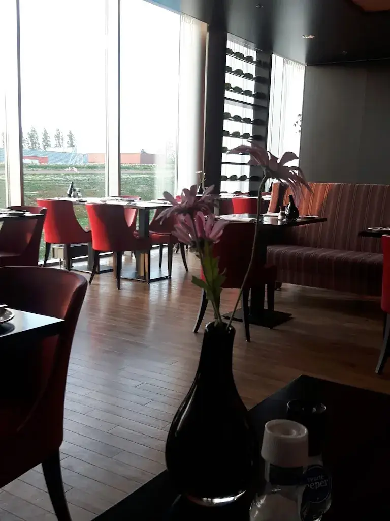 Dr. Olena Berezovska_Restaurant Victor_Lijnden_review