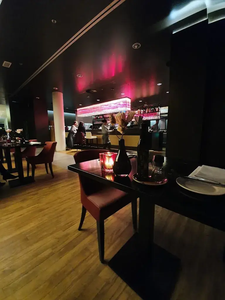 Vassilis “ThetraveldoctorX” Ipsilantis_Restaurant Victor_Lijnden_review