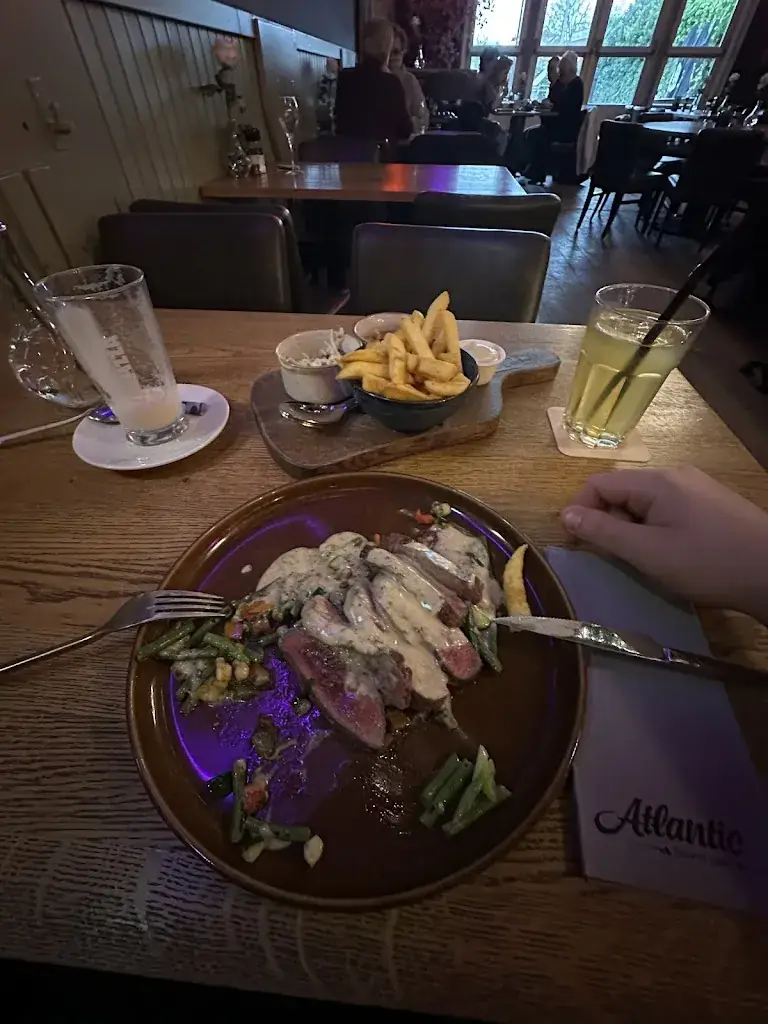 Erik Bruckner_Grand Café Atlantic_Krommenie_review