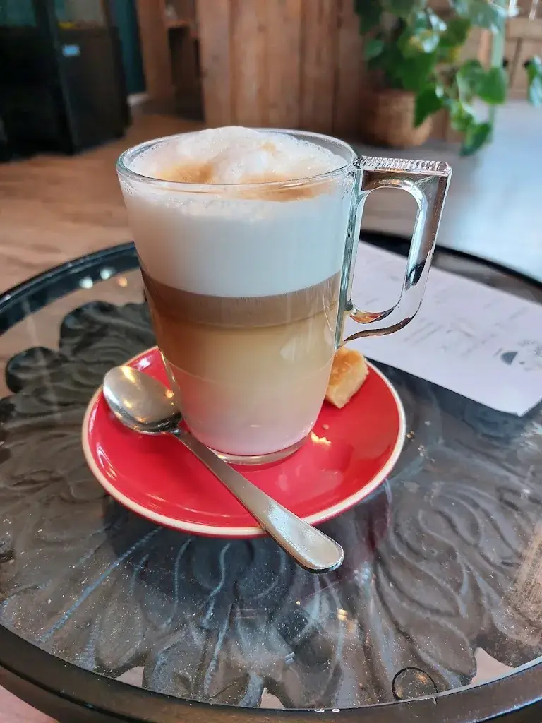 Tante Tee_Krommenie_slider_image_3