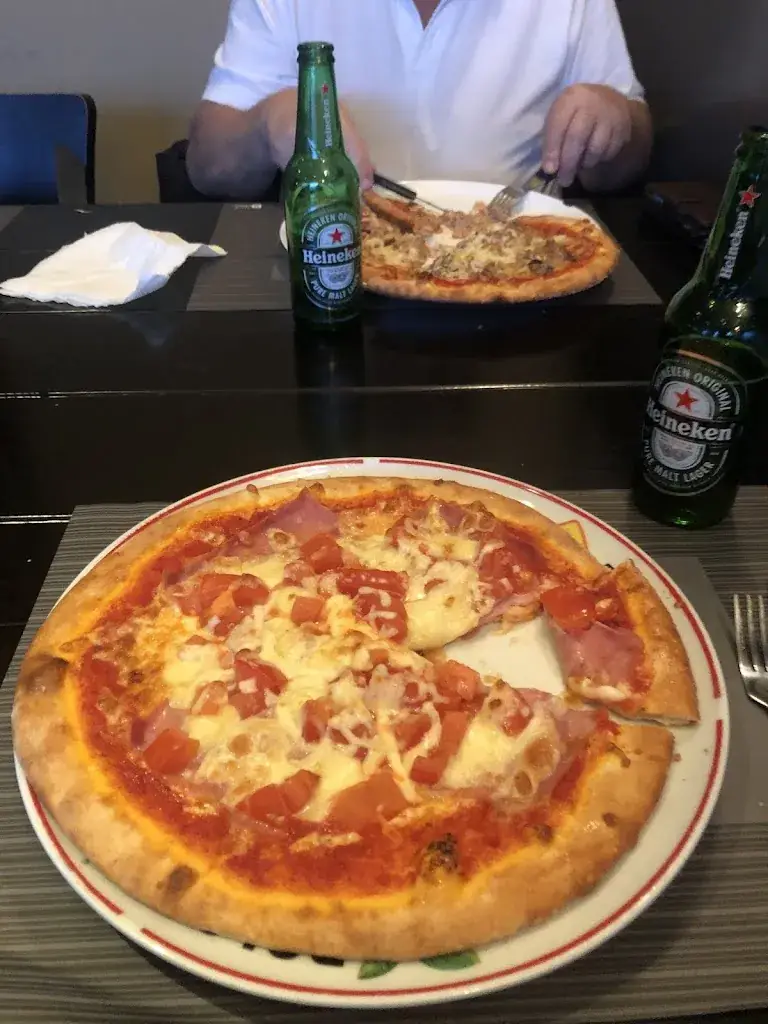 Eetcafe Bella Italia_Middenmeer_slider_image_2