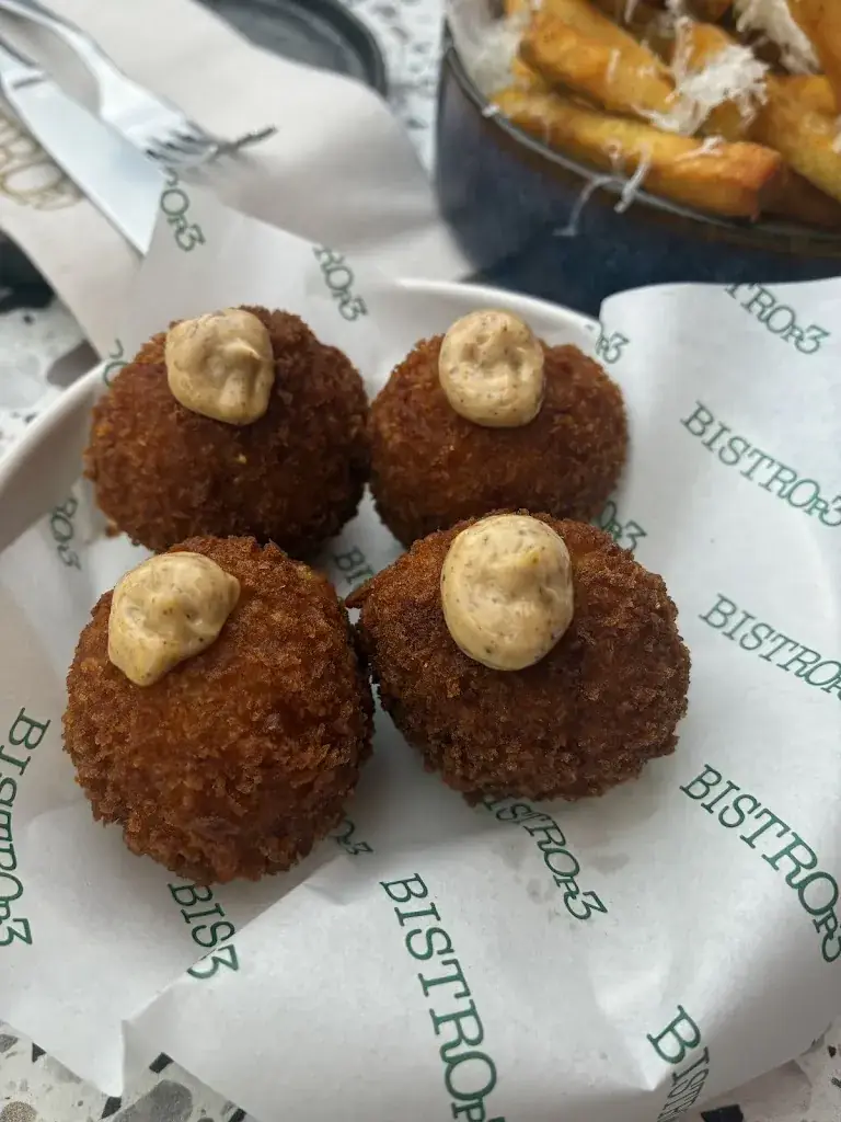 ulf hartmann_Bistro op 3_Medemblik_reseña