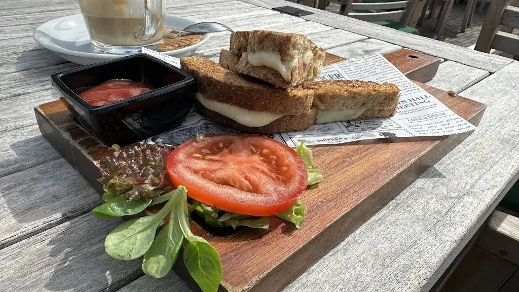 Gregor Bösenberg_Café Ome Ko_Muiden_review