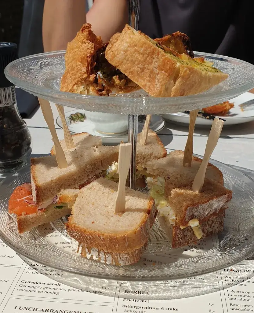 Luke M_Hof Sypesteyn_Loosdrecht_review