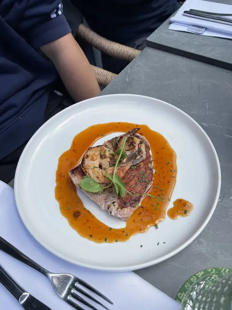 Szonja Nagy_Eterij De Drie Gekroonde Laarsjes_Vecht_review