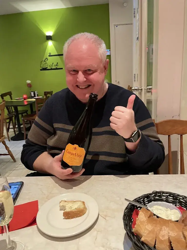 J HOPE WOOZI_Los Del Puerto_Monnickendam_review