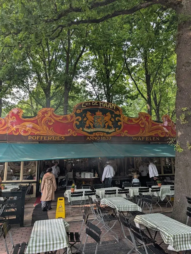 Brizki Pamuji_Poffertjeskraam de Haan_Laren_review