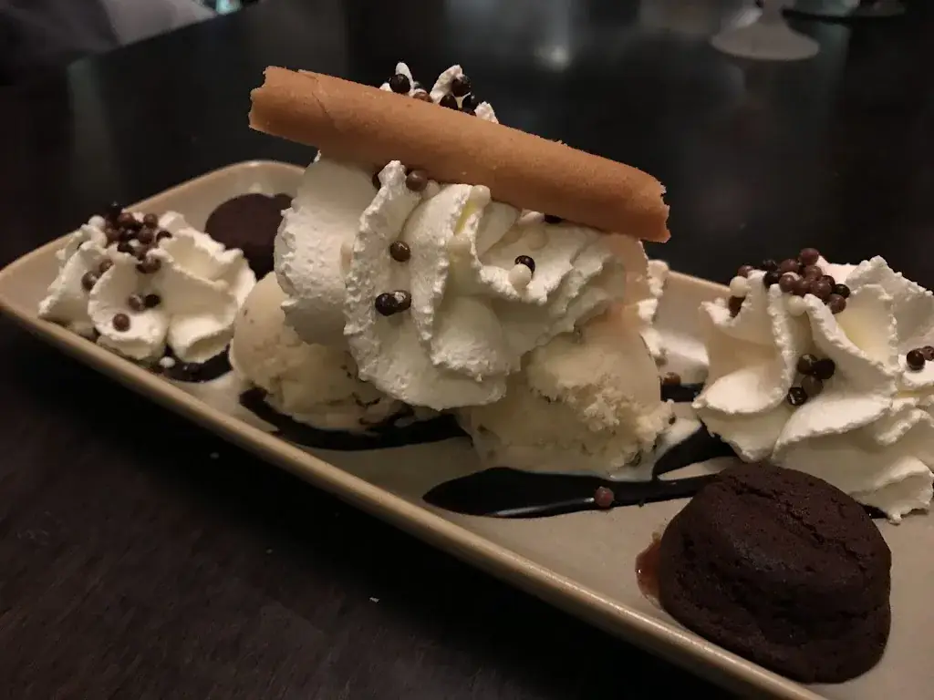 Duncan de Waal_Brasserie Cafetaria Family Lisse_Lisse_review