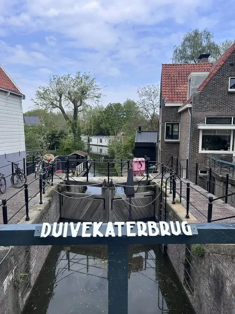 Helen Desmond_Café ‘t Sluisje_Amsterdam_recensione