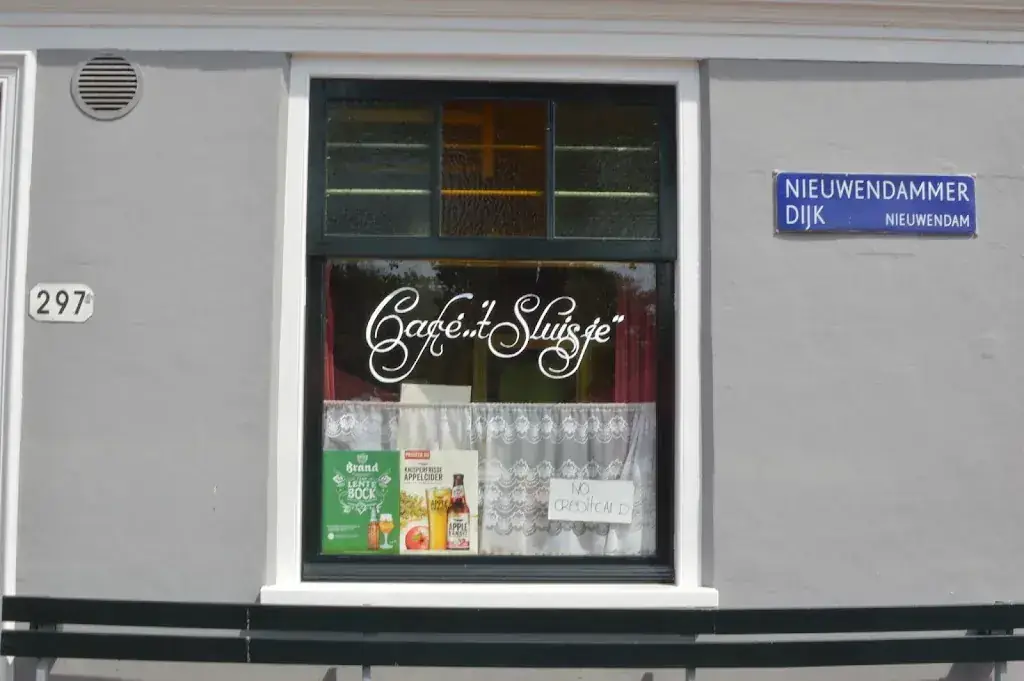 Café ‘t Sluisje_Amsterdam_slider_image_1