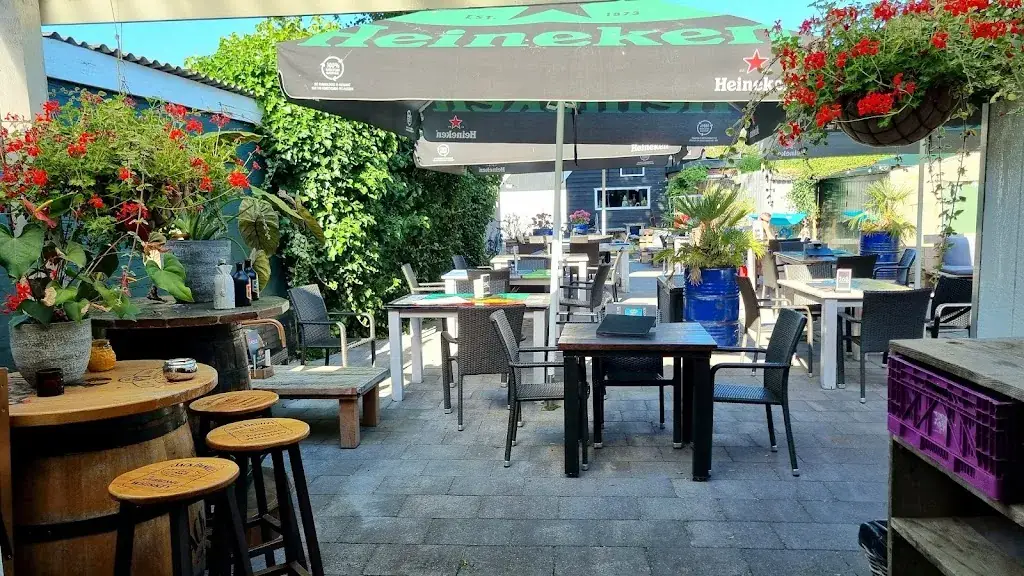 T cafeetje restaurant in Oosterend