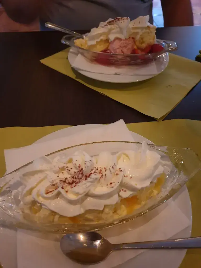 Menu_Cafe Restaurant Snackbar De Pyramide Opmeer_Opmeer_image_8