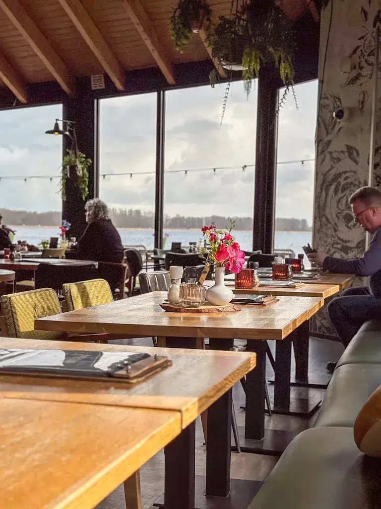 Paviljoen Twiske restaurant in Oostzaan