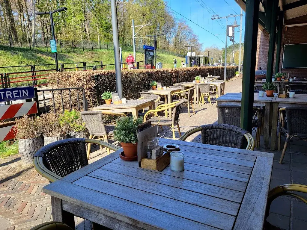 Johannes W._Klein Centraal_Overveen_review