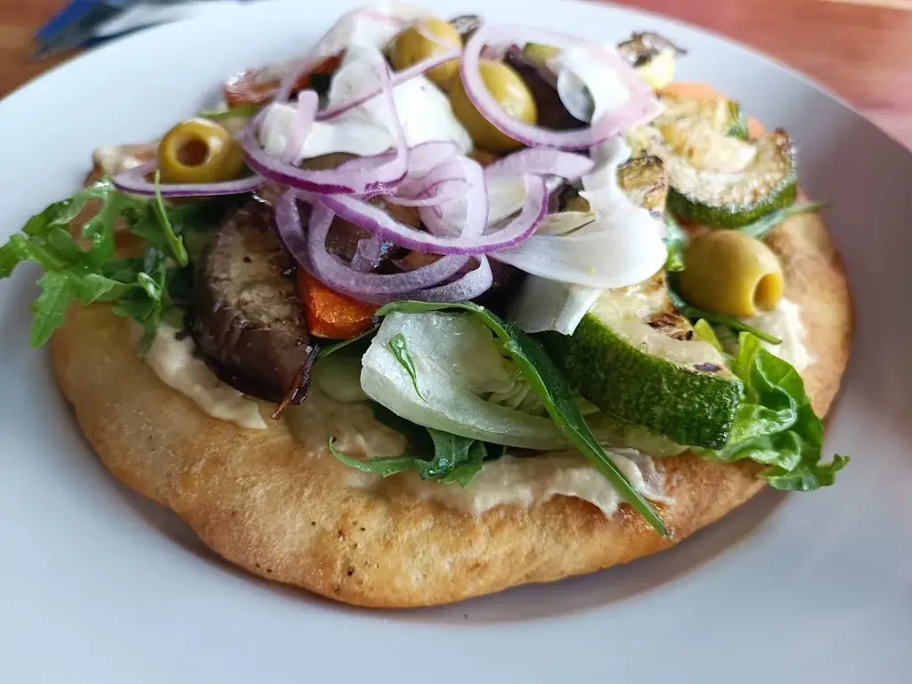 Raluca Mihu_Strandpaviljoen a/d PLAS_Amstel_review